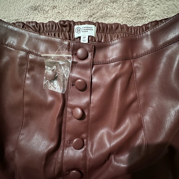 Candace Cameron Bure Regular Faux Leather Skirt - Picture 7 of 10